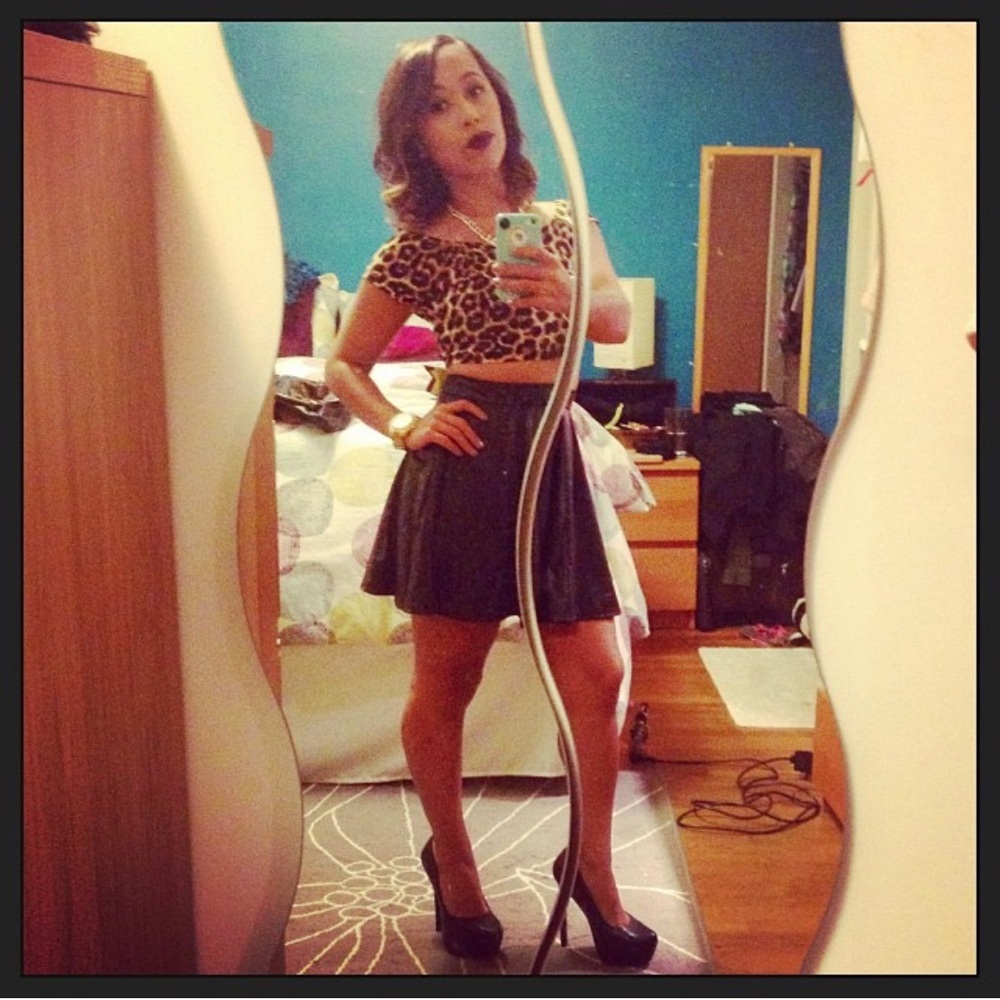 Leopard Print Off the Shoulder Crop Top - Picture 4 of 4